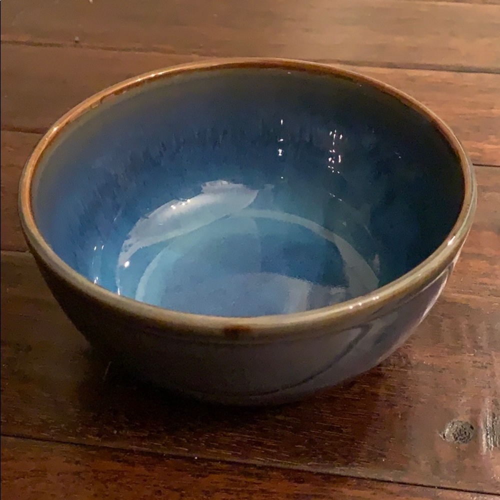 Today’s Home Blue Ceramic Serving Bowl